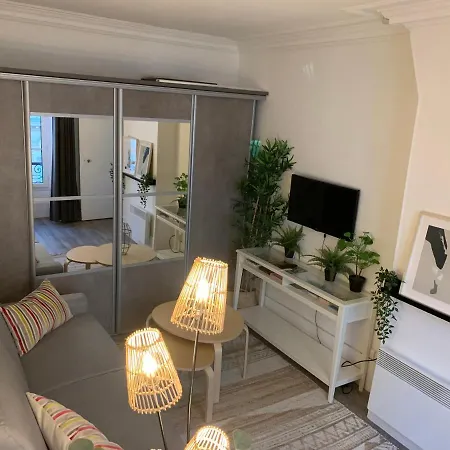 Studio Moderne Au Coeur De Paris Batignolles Buitenkant foto