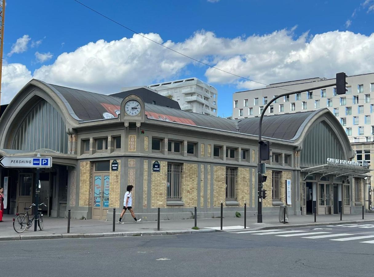 Moderne Au Coeur De Batignolles Parijs